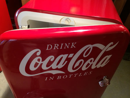 Nevera Coca-Cola antigua recuperada